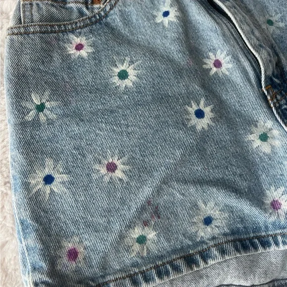 VINTAGE Levi’s 512 Slim Mom Shorts 90s Custom Floral, hand painted - Picture 8 of 10